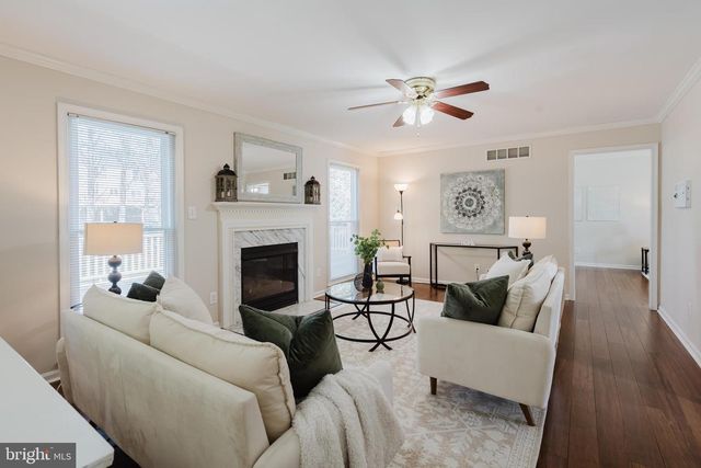 33 HUMMINGBIRD LN, Newark, DE 19711
