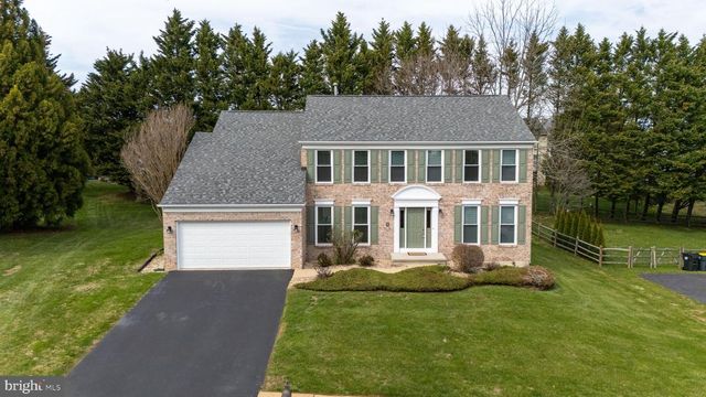 33 HUMMINGBIRD LN, Newark, DE 19711