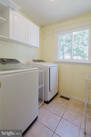 33 HUMMINGBIRD LN, Newark, DE 19711