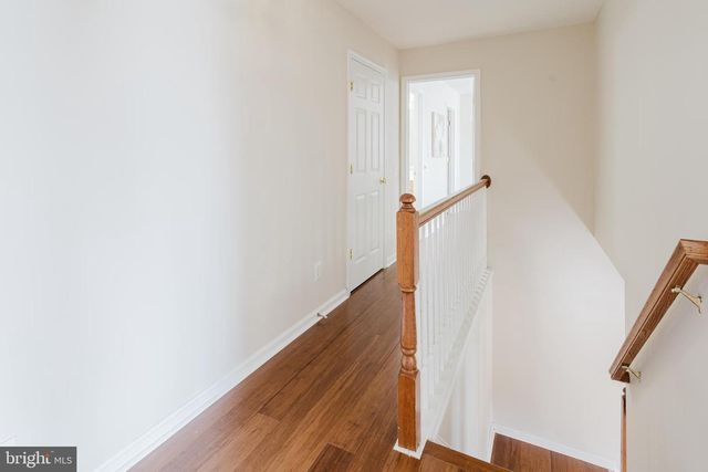 33 HUMMINGBIRD LN, Newark, DE 19711