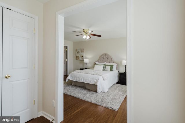 33 HUMMINGBIRD LN, Newark, DE 19711