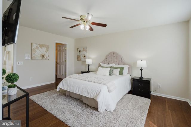 33 HUMMINGBIRD LN, Newark, DE 19711