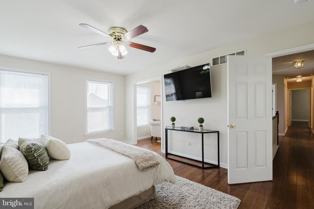 33 HUMMINGBIRD LN, Newark, DE 19711