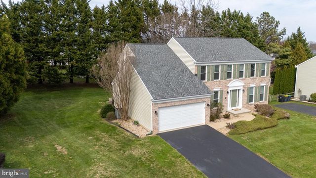 33 HUMMINGBIRD LN, Newark, DE 19711