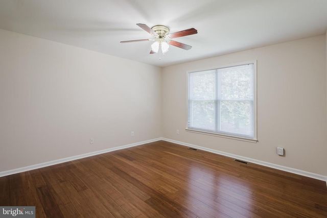 33 HUMMINGBIRD LN, Newark, DE 19711