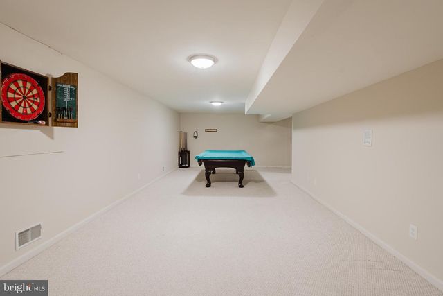 33 HUMMINGBIRD LN, Newark, DE 19711