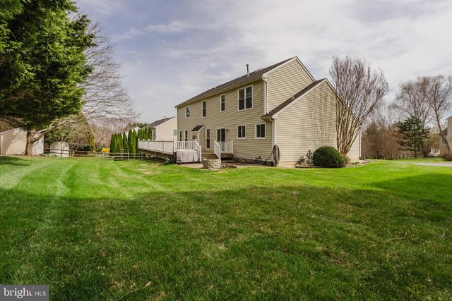 33 HUMMINGBIRD LN, Newark, DE 19711