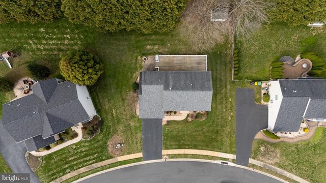 33 HUMMINGBIRD LN, Newark, DE 19711