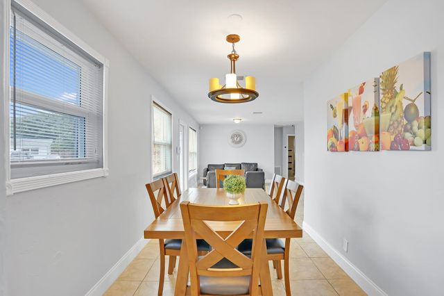 1325 SE 1st Avenue, Deerfield Beach, FL 33441