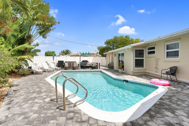 1325 SE 1st Avenue, Deerfield Beach, FL 33441