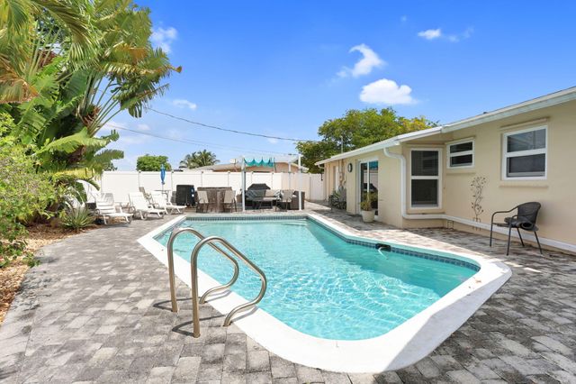 1325 SE 1st Avenue, Deerfield Beach, FL 33441