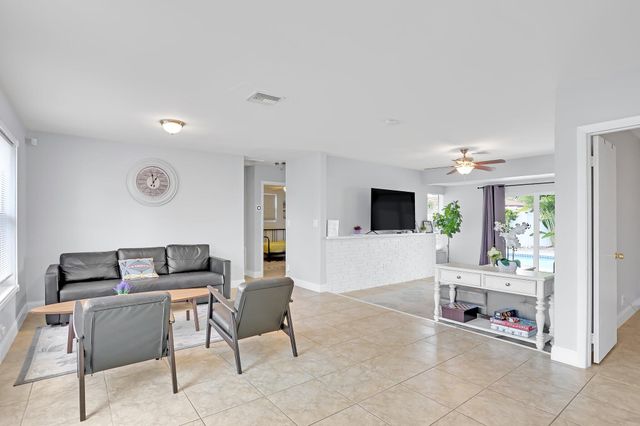 1325 SE 1st Avenue, Deerfield Beach, FL 33441