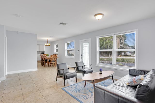 1325 SE 1st Avenue, Deerfield Beach, FL 33441