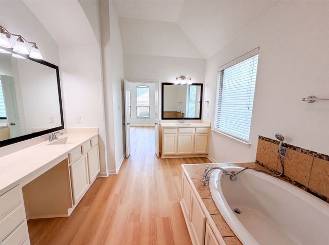 174 Hampton Drive, Fate, TX 75087