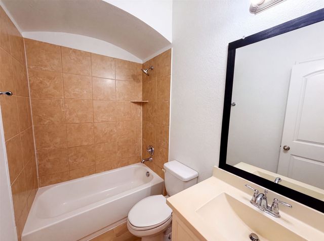 174 Hampton Drive, Fate, TX 75087