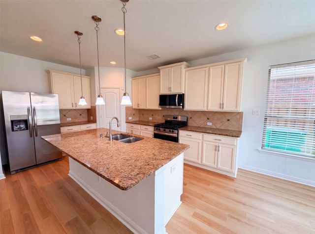 174 Hampton Drive, Fate, TX 75087