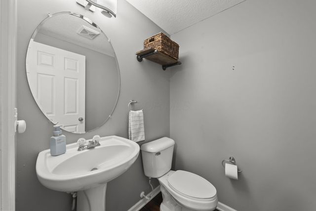 7095 Donerail Drive, New Albany, OH 43054