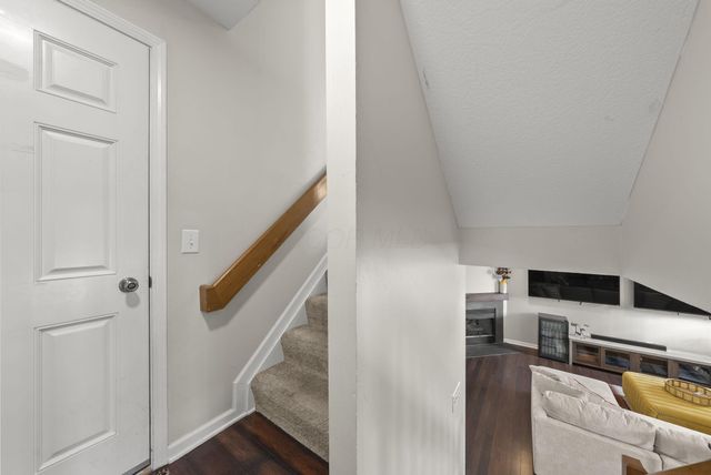 7095 Donerail Drive, New Albany, OH 43054