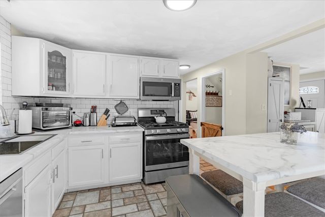 17 Pine Avenue, Coventry, RI 02816