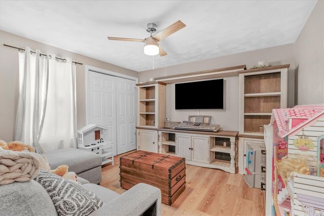 17 Pine Avenue, Coventry, RI 02816