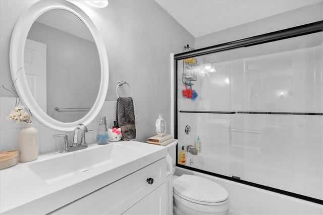 17 Pine Avenue, Coventry, RI 02816