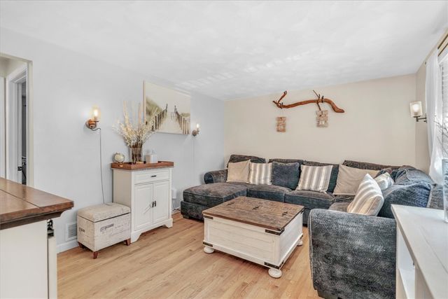 17 Pine Avenue, Coventry, RI 02816