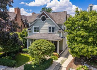 570 Pierce Street, Birmingham, MI 48009
