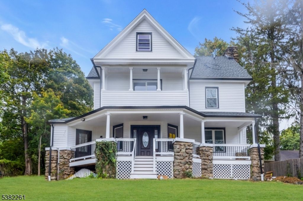 22 Orchard Hill Rd, Bernardsville Boro, NJ 07924
