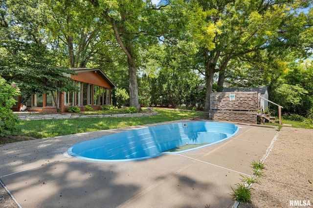 204 W DETWEILLER Drive, Peoria, IL 61615