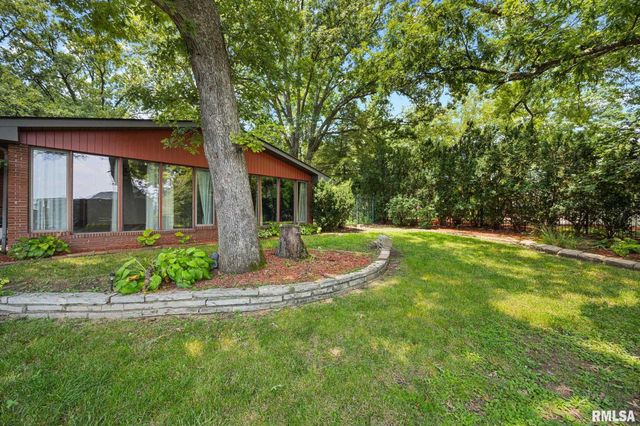 204 W DETWEILLER Drive, Peoria, IL 61615