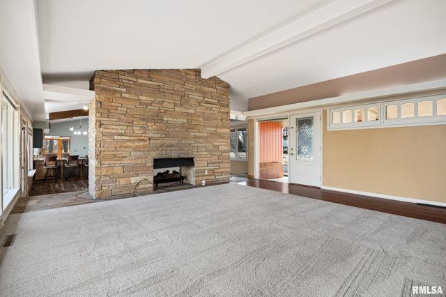 204 W DETWEILLER Drive, Peoria, IL 61615