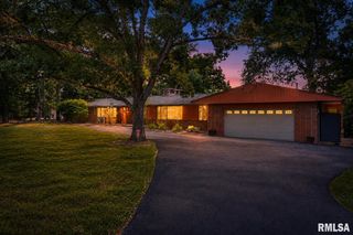 204 W DETWEILLER Drive, Peoria, IL 61615