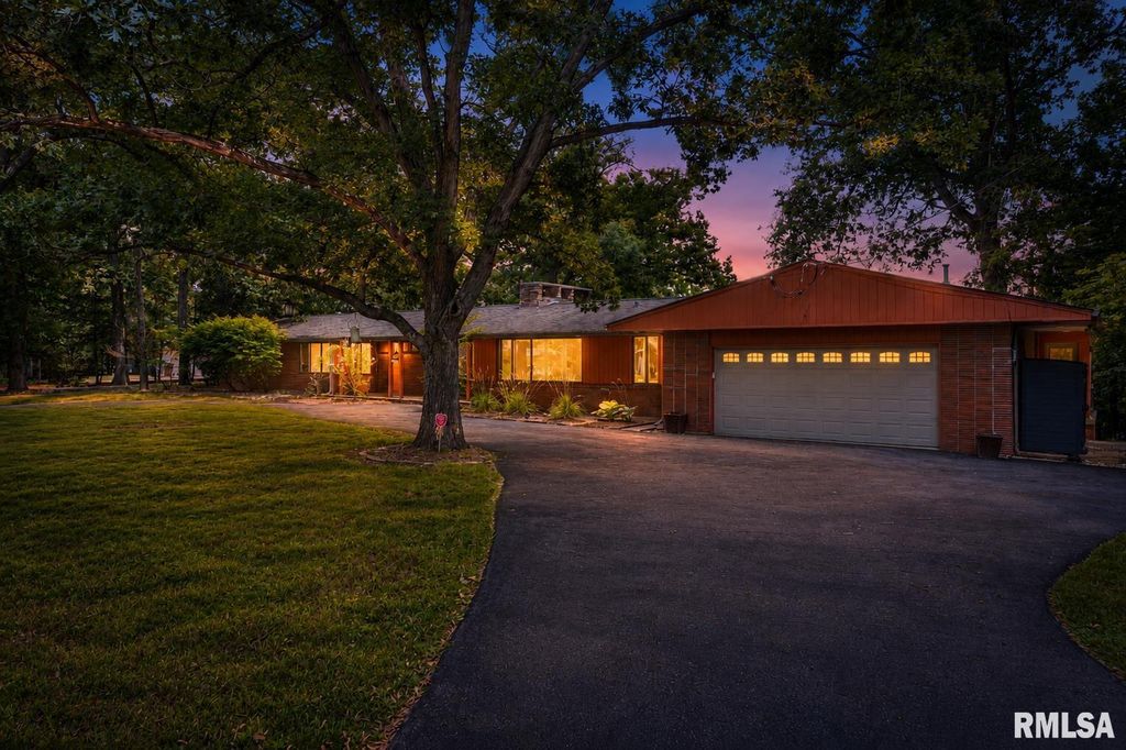 204 W DETWEILLER Drive, Peoria, IL 61615