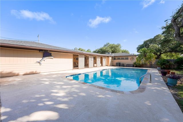 1059 S Mccampbell St, Aransas Pass, TX 78336