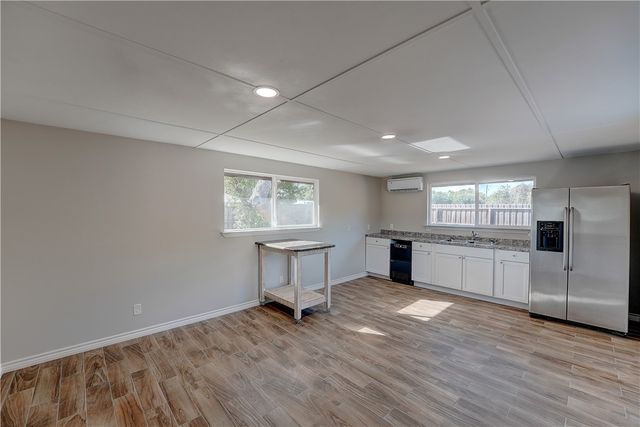 1059 S Mccampbell St, Aransas Pass, TX 78336