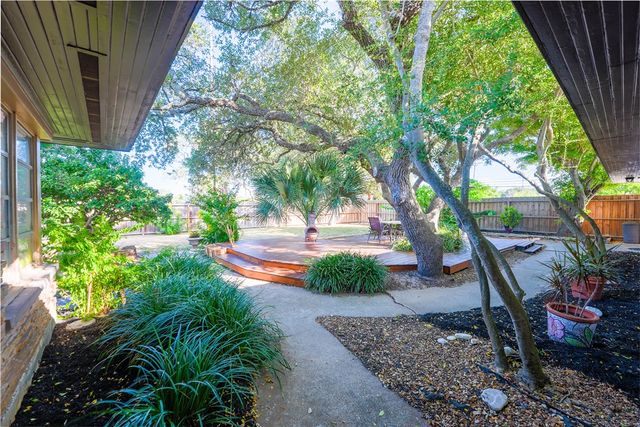 1059 S Mccampbell St, Aransas Pass, TX 78336