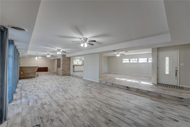 1059 S Mccampbell St, Aransas Pass, TX 78336