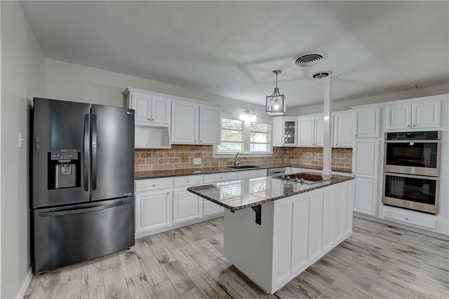 1059 S Mccampbell St, Aransas Pass, TX 78336