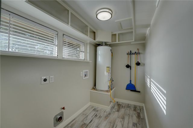 1059 S Mccampbell St, Aransas Pass, TX 78336