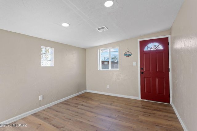 634 S Kellond Place, Tucson, AZ 85710