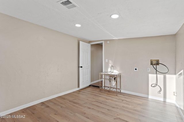 634 S Kellond Place, Tucson, AZ 85710