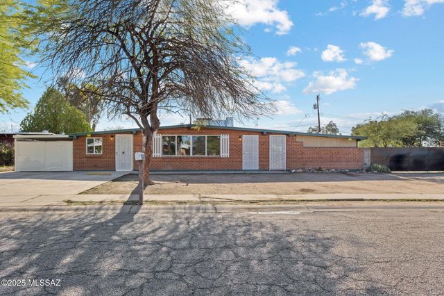 634 S Kellond Place, Tucson, AZ 85710