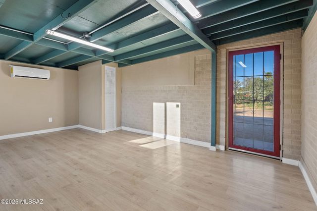 634 S Kellond Place, Tucson, AZ 85710