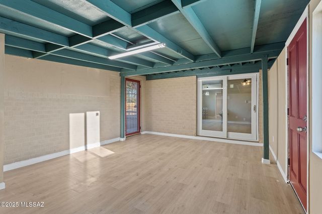 634 S Kellond Place, Tucson, AZ 85710