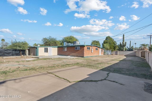 634 S Kellond Place, Tucson, AZ 85710