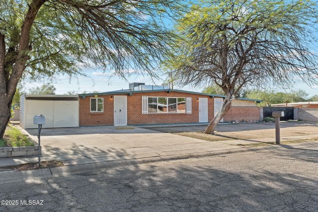 634 S Kellond Place, Tucson, AZ 85710