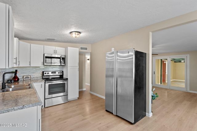 634 S Kellond Place, Tucson, AZ 85710