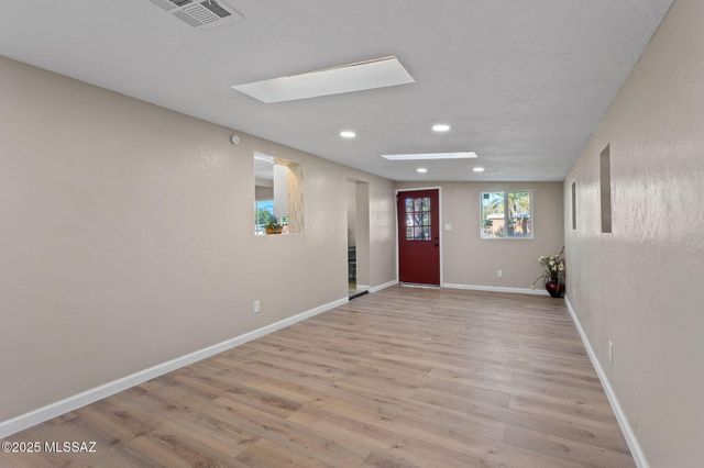 634 S Kellond Place, Tucson, AZ 85710