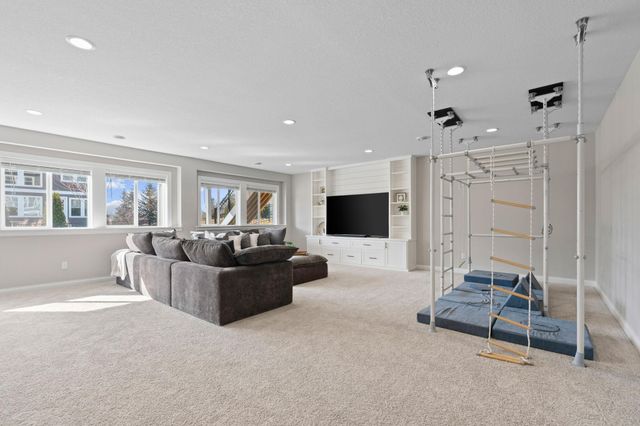 6055 Jewel Lane N, Plymouth, MN 55446