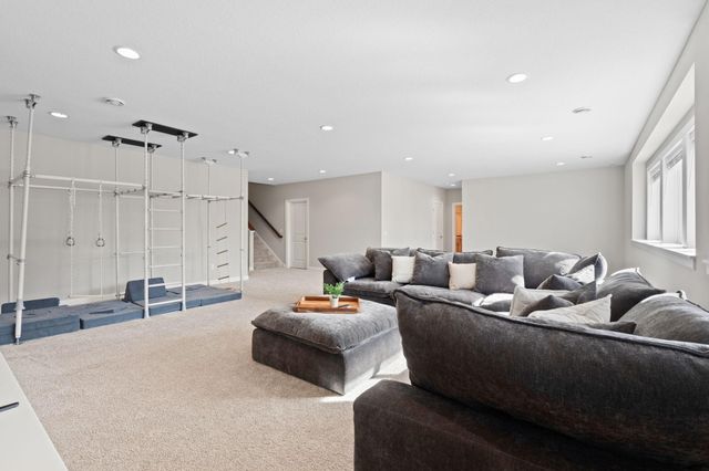 6055 Jewel Lane N, Plymouth, MN 55446